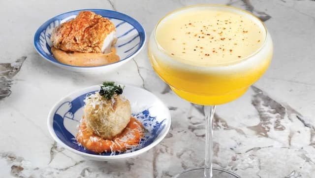 THE CITY Special Foodie Tour with Drink Package - Tuesday